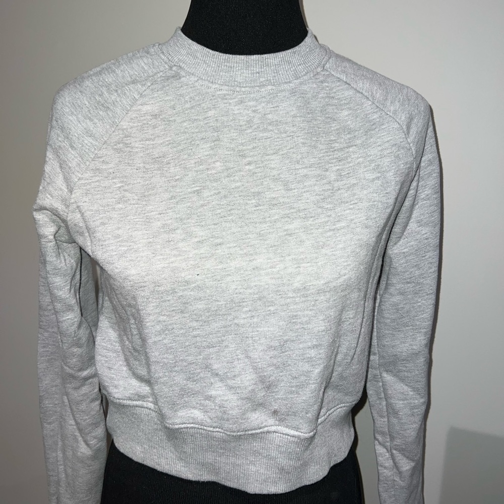 H&M cropped gray crewneck